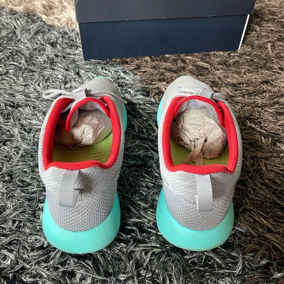 Roshe One (Custom Yeezy Colorway) Size 10M - Picture 5 of 11
